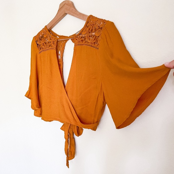 Charlotte Russe Flowy Sleeves Womens Floral Crop Top With Open Back Size M - Picture 6 of 9